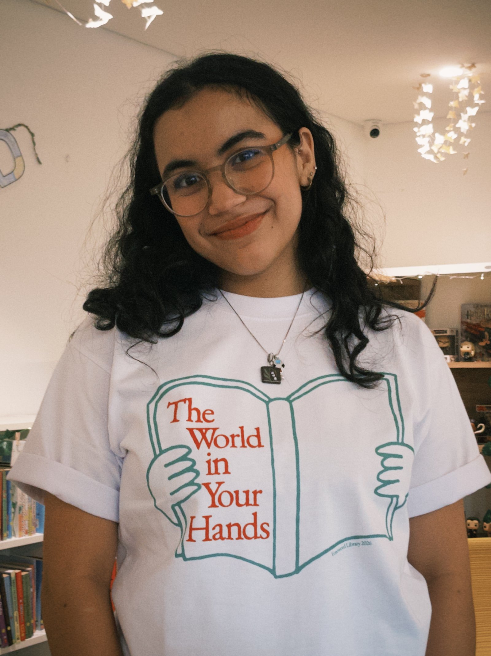 T-shirt adult white-worldinhands-xs